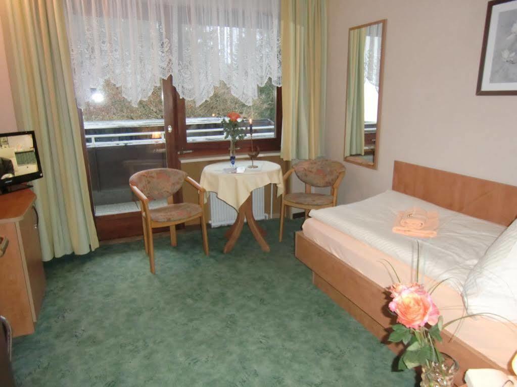 Zur Schmiede 3*
